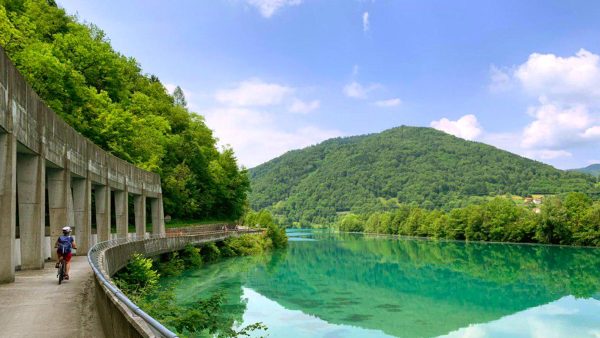 fiume isonzo pista ciclabile bici e vacanze